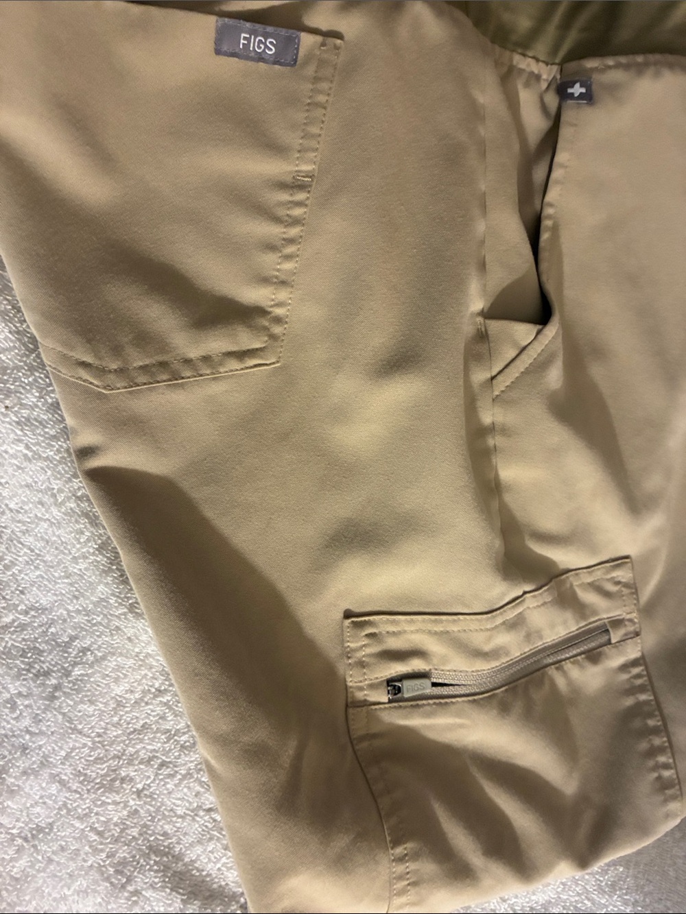 FIGS woman’s scrub /joggers